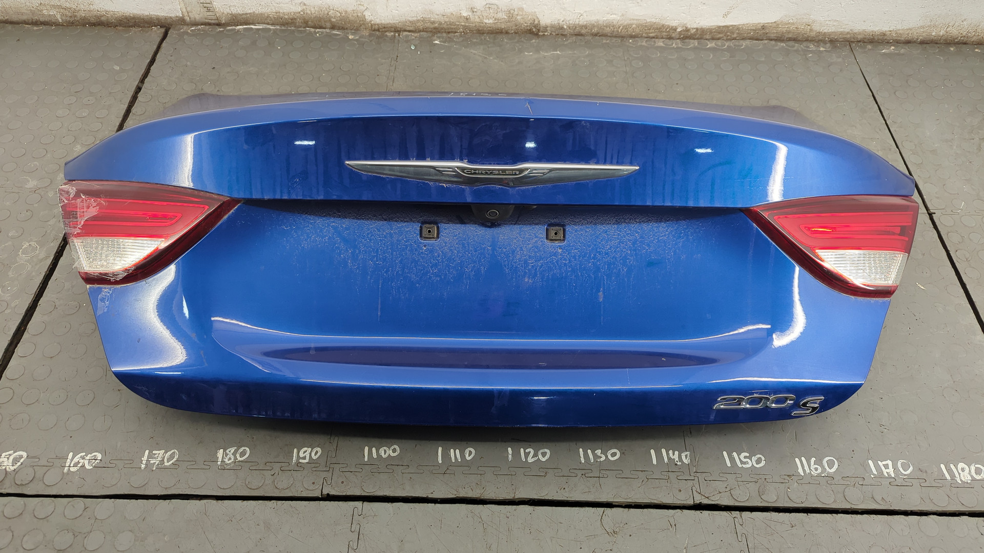 Дверь багажника