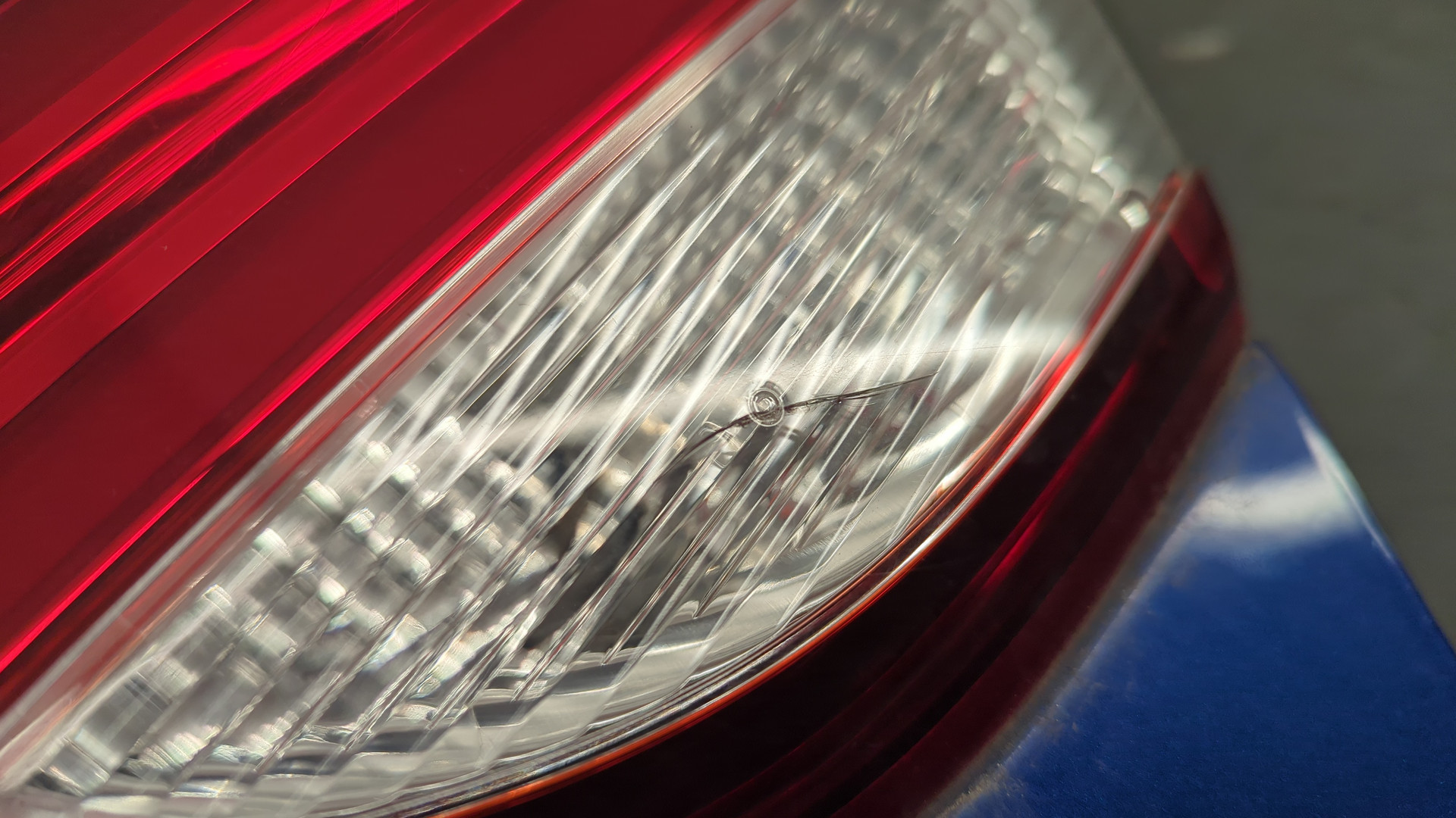 Дверь багажника