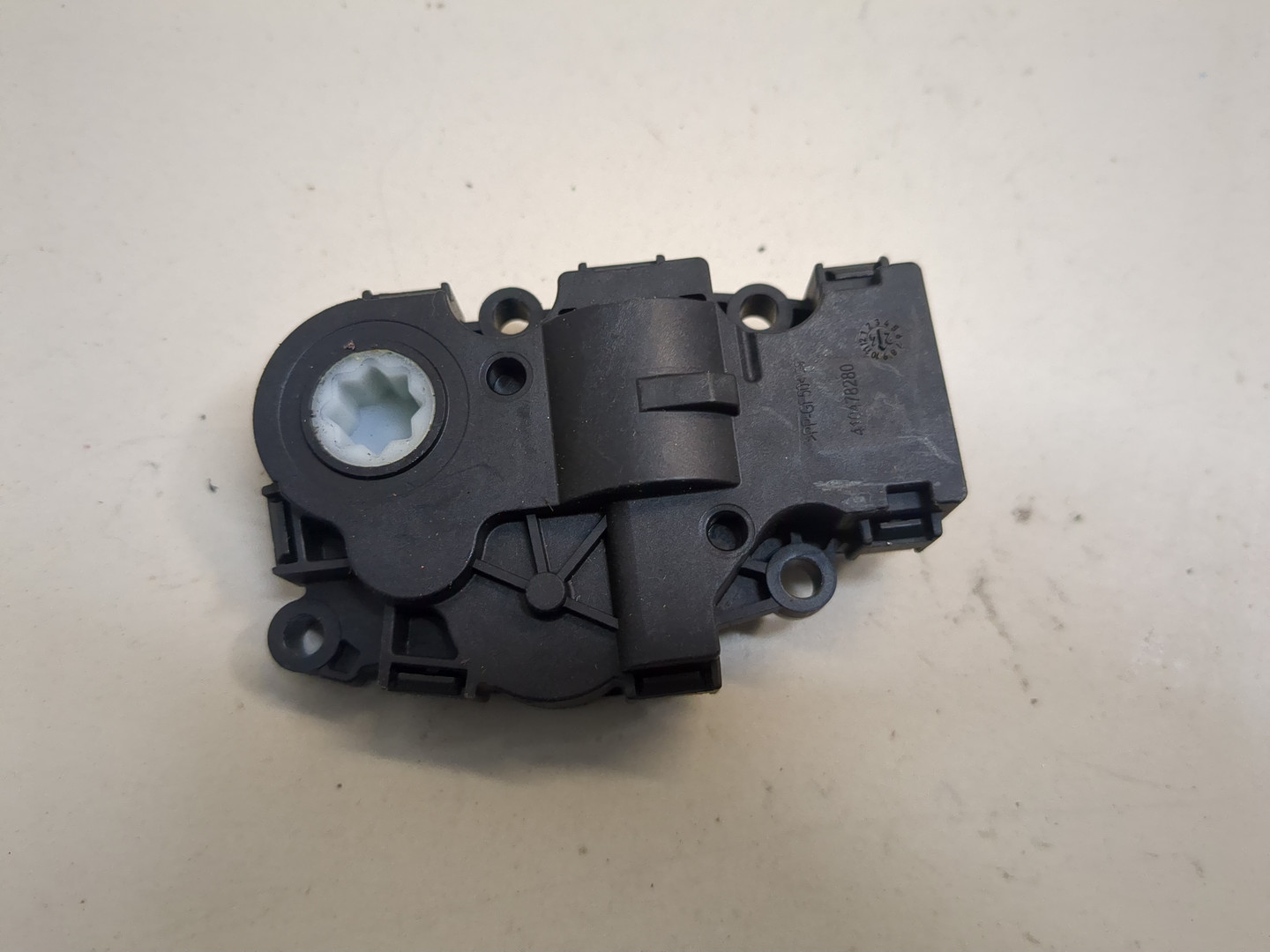 Моторчик заслонки печки