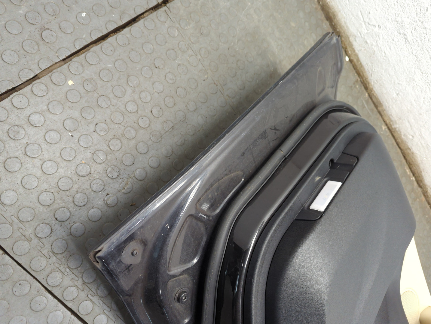 Дверь задняя правая