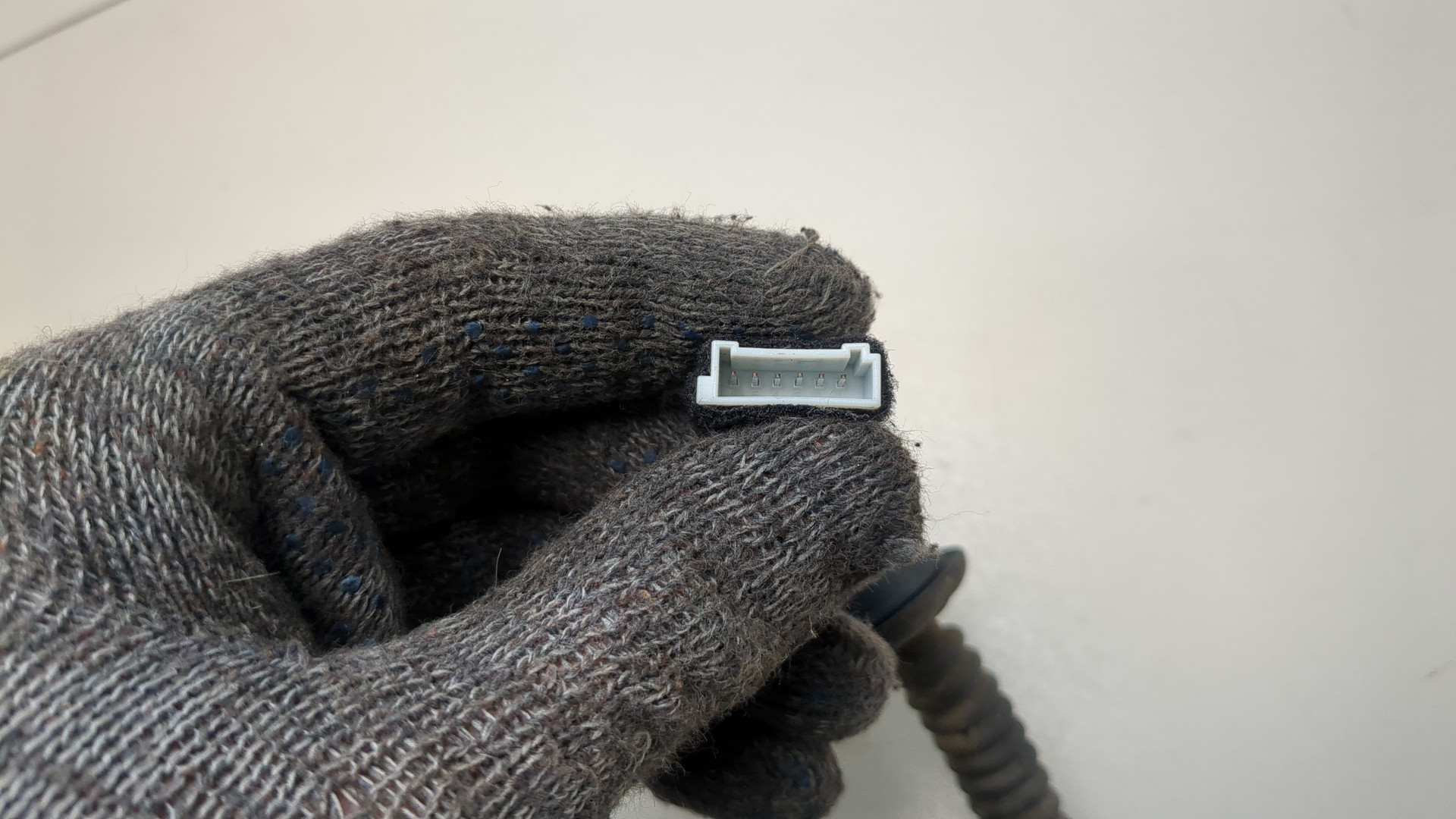 Амортизатор крышки багажника