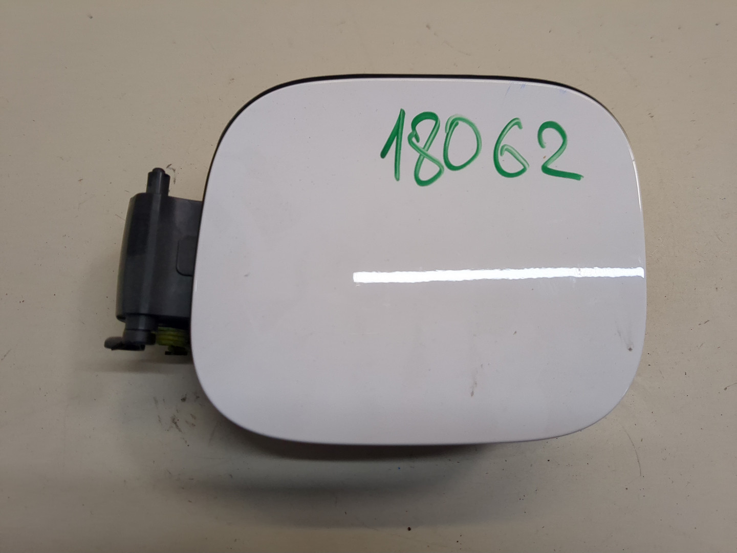 Лючок бензобака