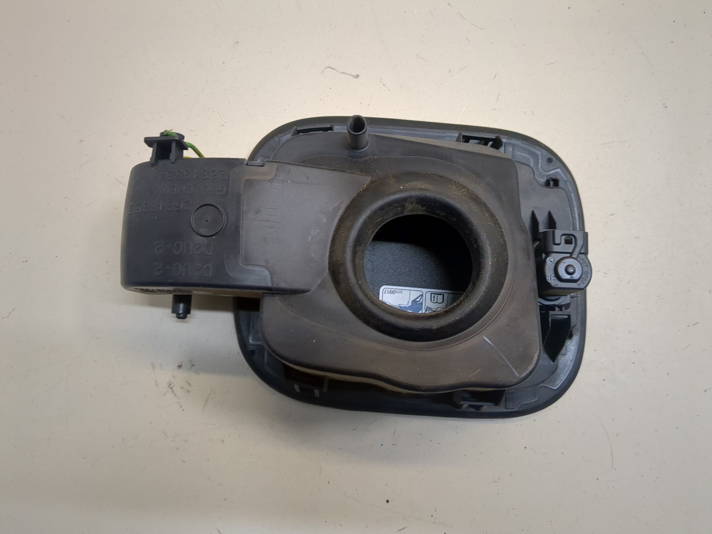 Лючок бензобака