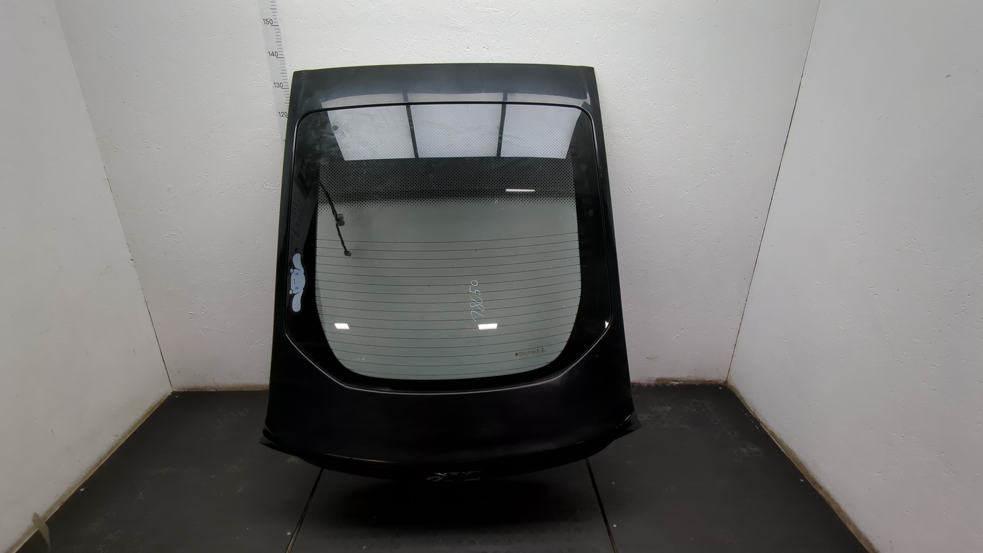 Дверь багажника