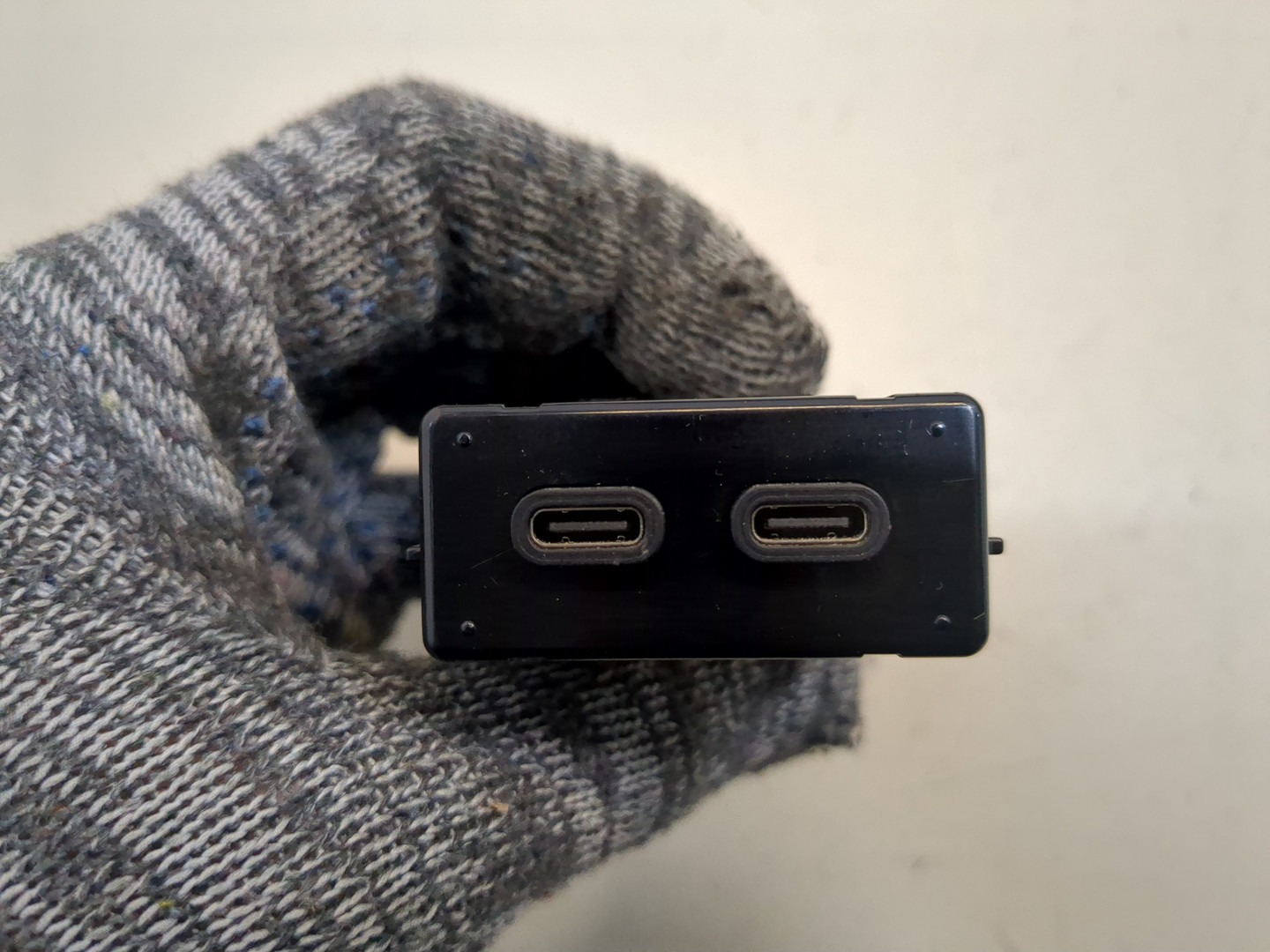 Гнездо AUX / USB IN