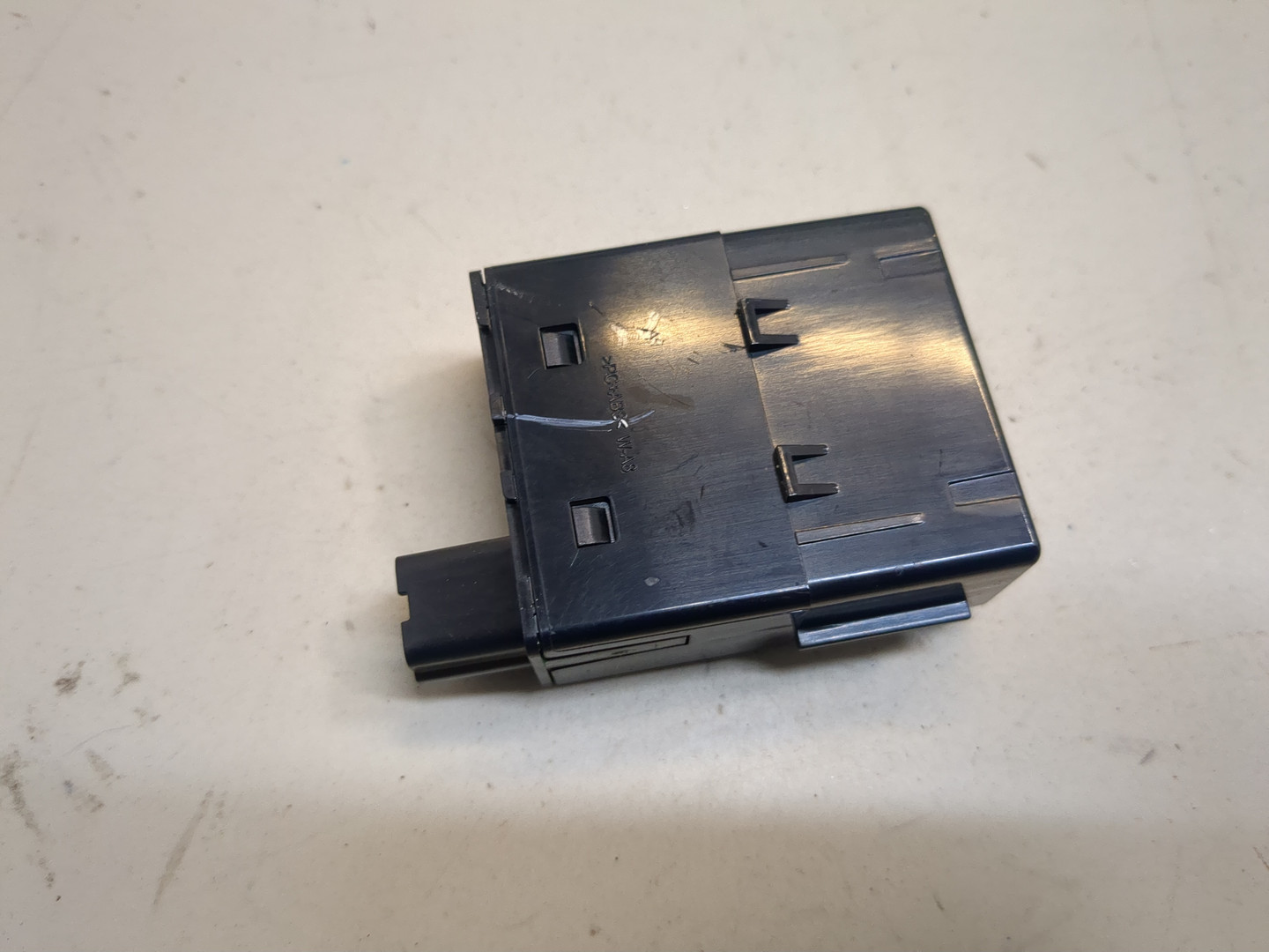 Гнездо AUX / USB IN