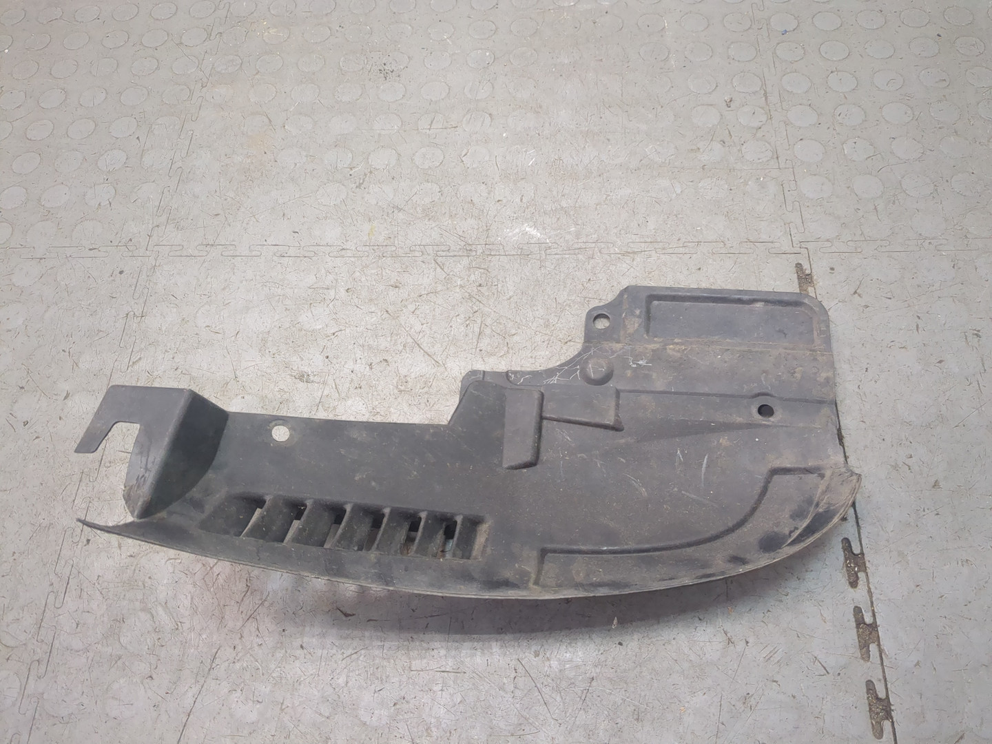 Локер передний правый