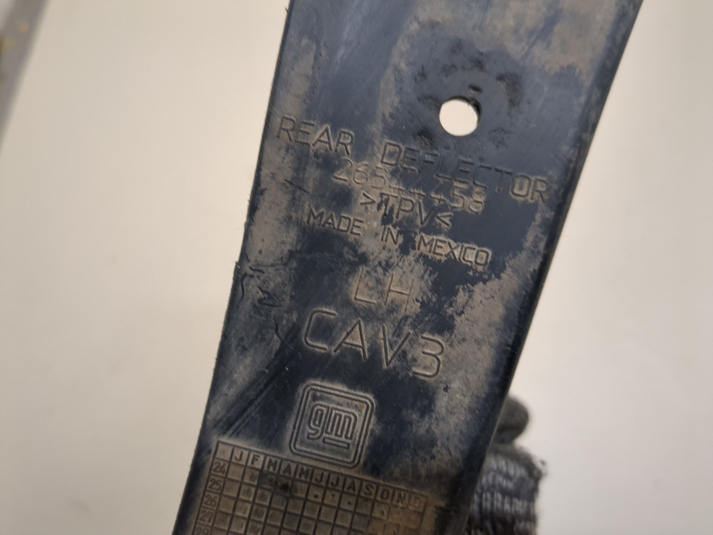 Брызговик задний левый