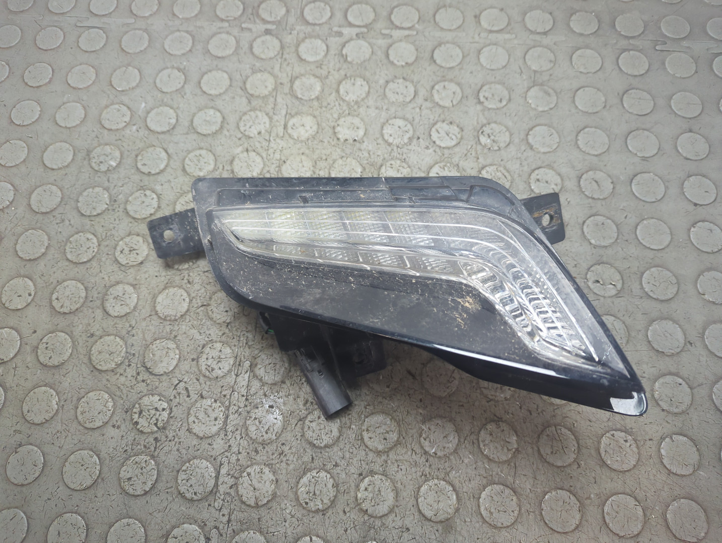 Фара дневного света правая (ходовые огни)