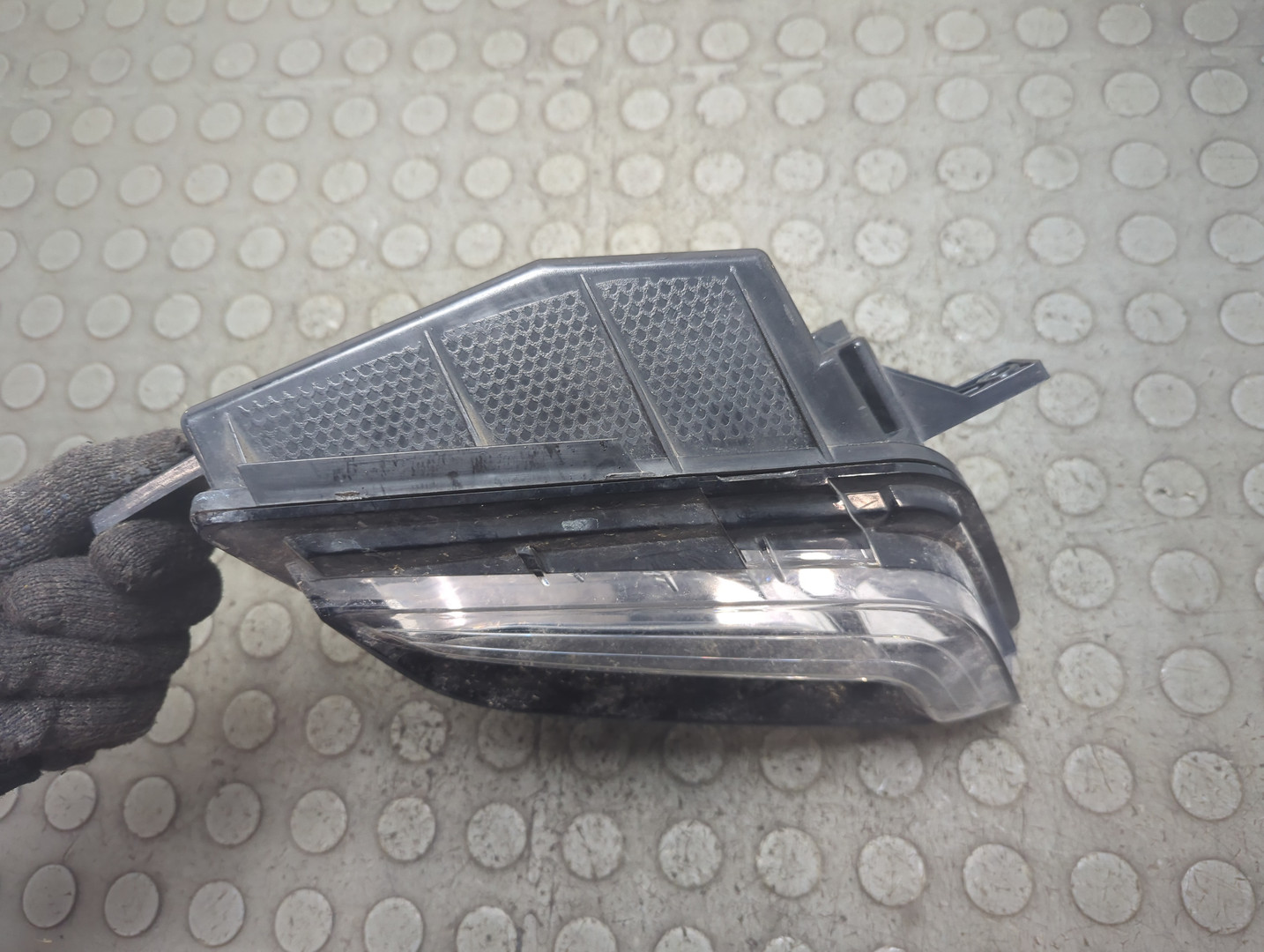 Фара дневного света правая (ходовые огни)