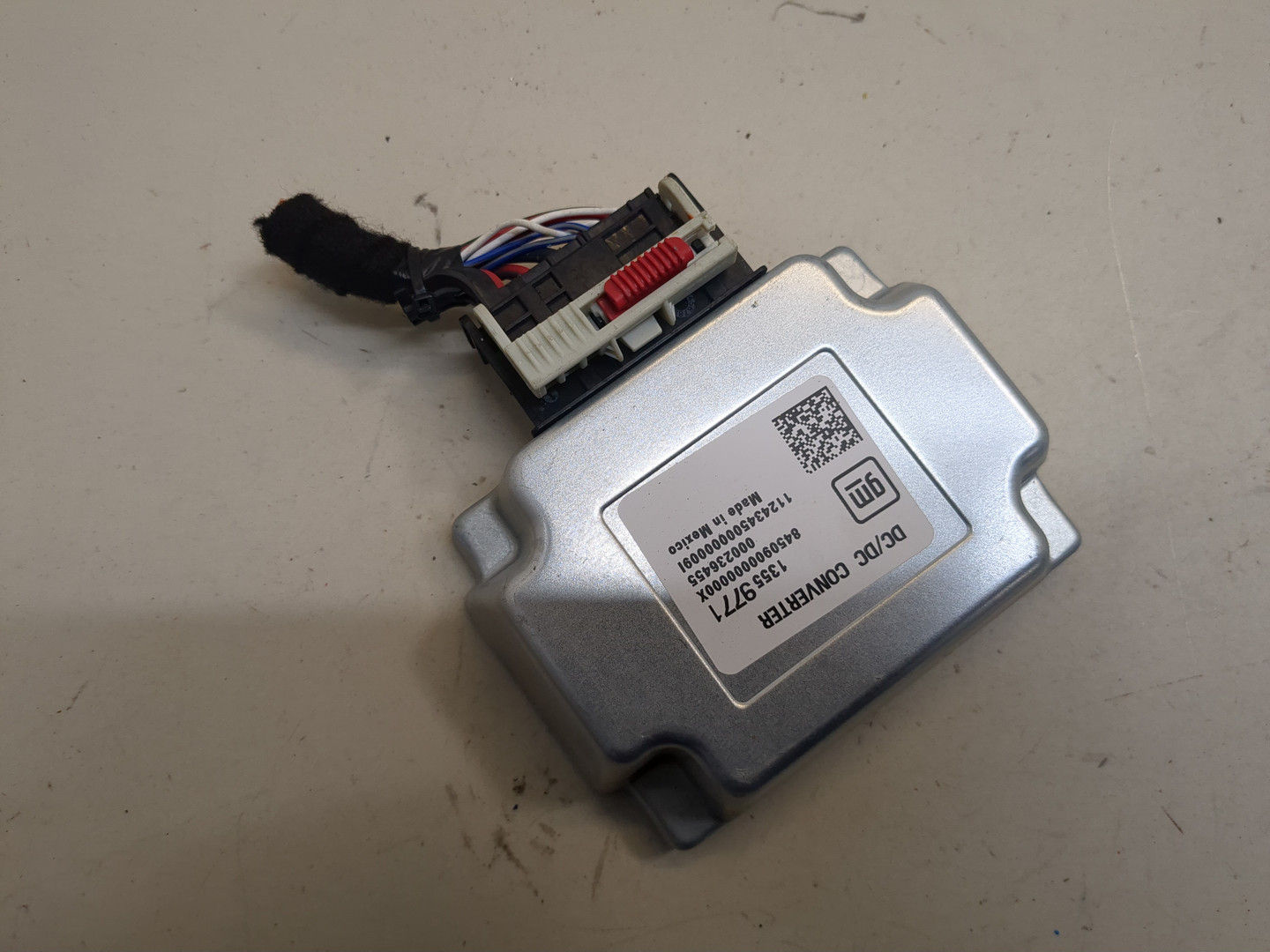 Преобразователь напряжения (адаптер)