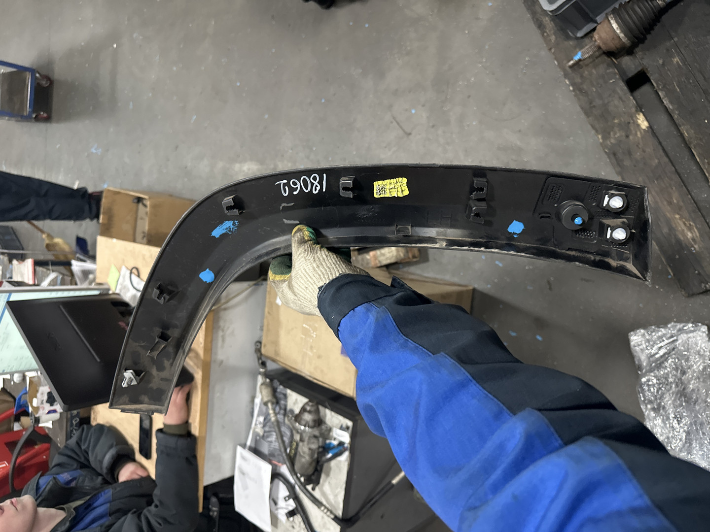 Накладка заднего крыла левого