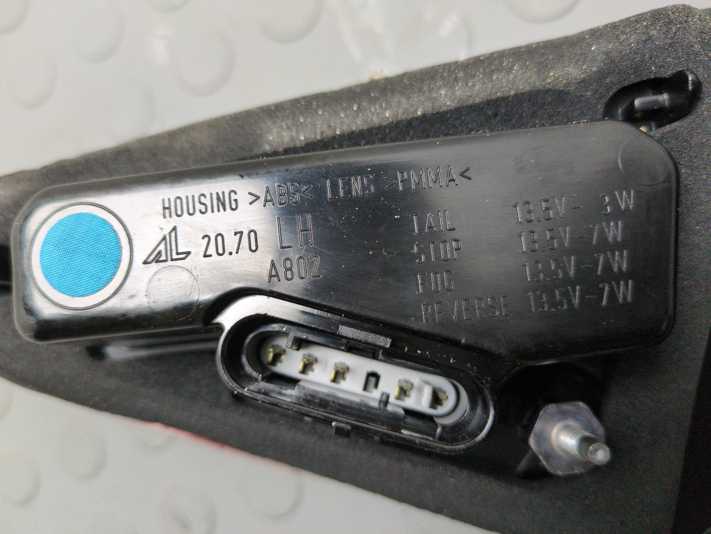 Фонарь задний внутренний правый