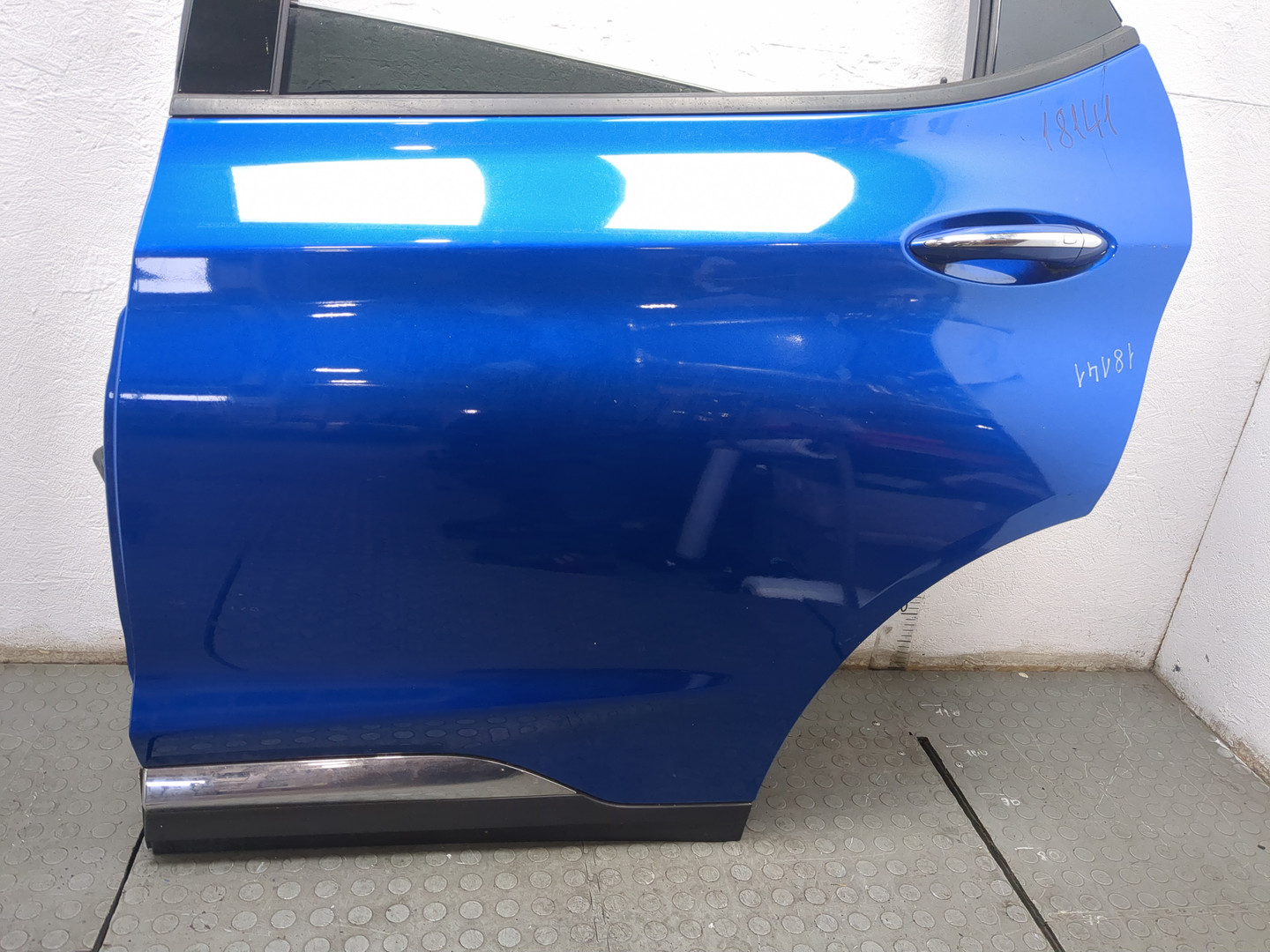 Дверь задняя левая
