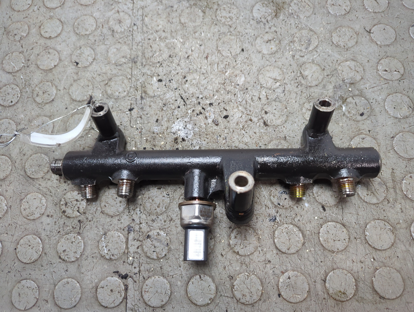 Рейка топливная (рампа)