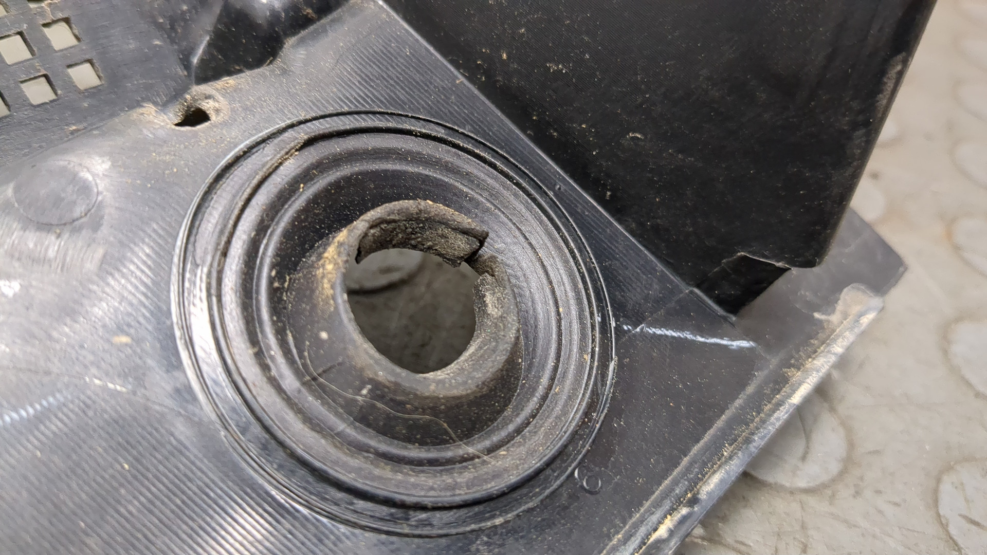 Решетка стеклоочистителей (Жабо)