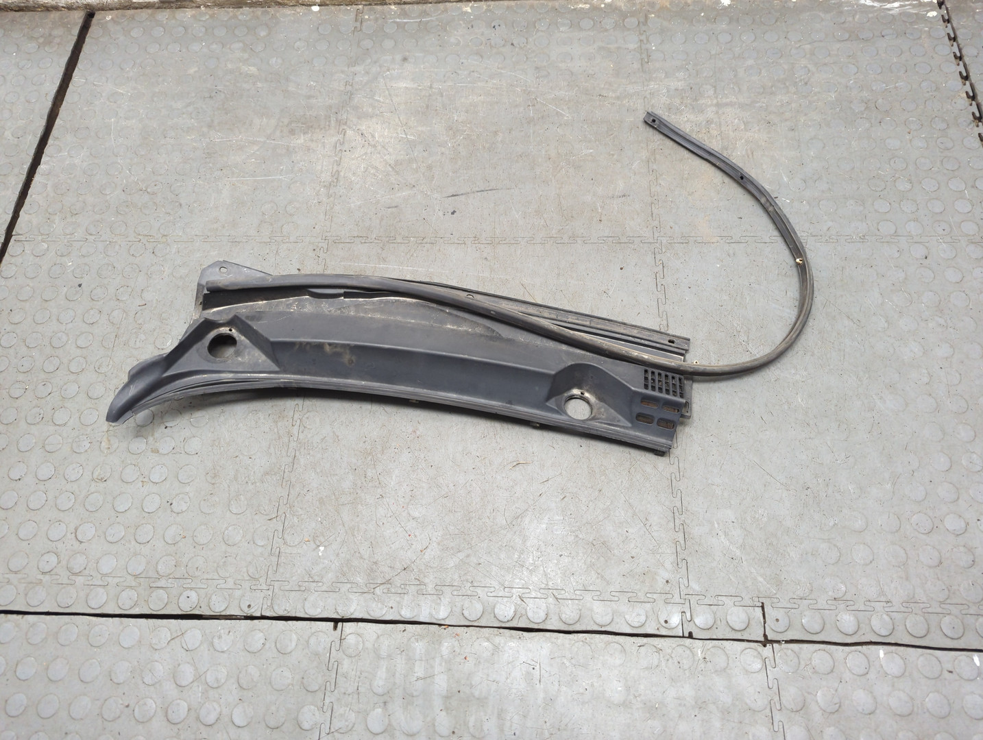 Решетка стеклоочистителей (Жабо)