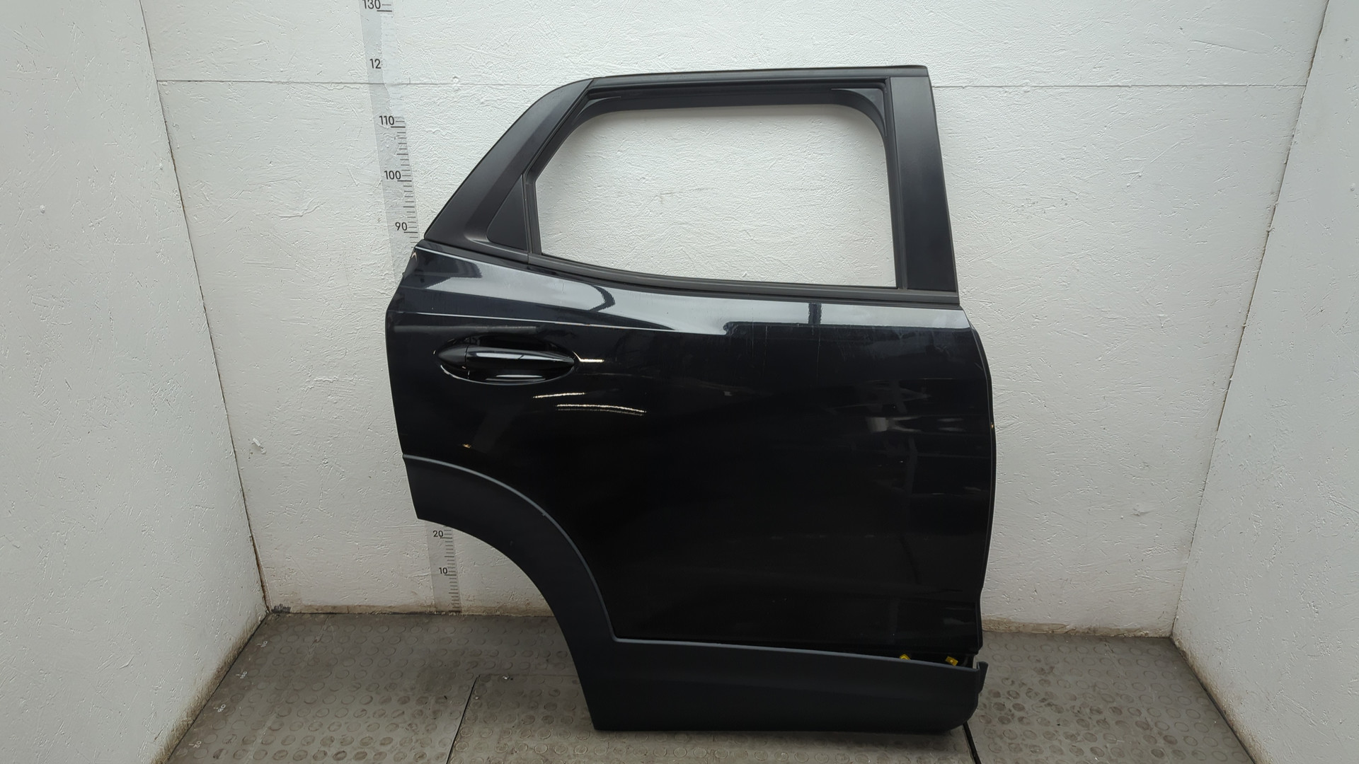 Дверь задняя правая