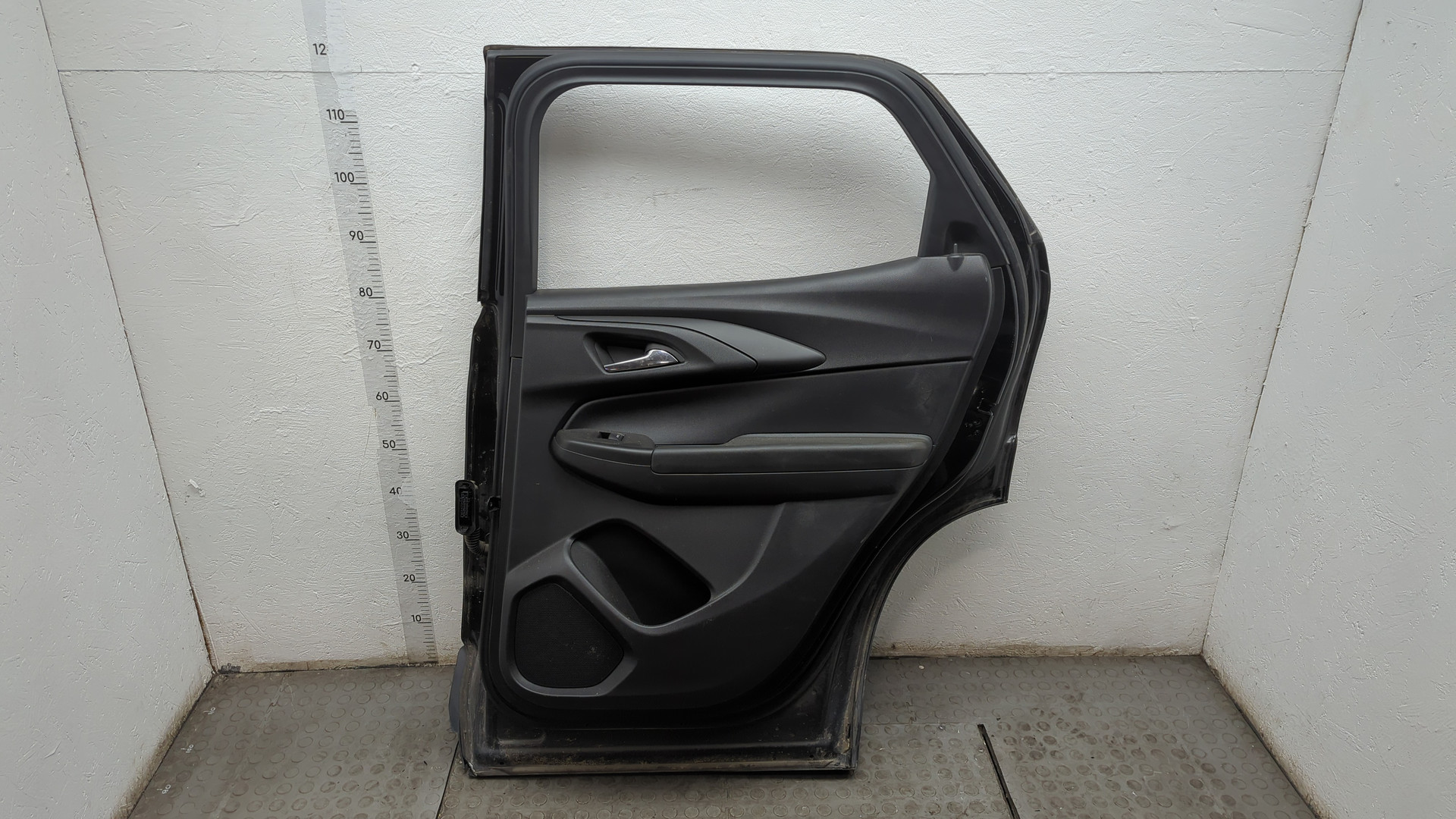 Дверь задняя правая