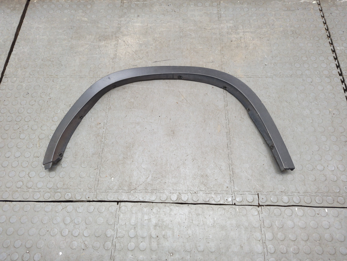 Молдинг заднего крыла правого