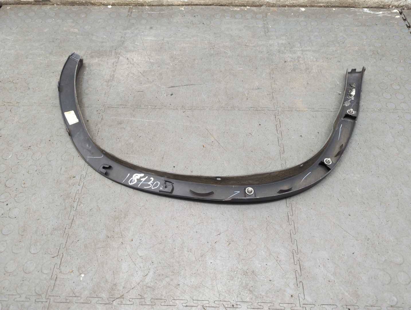 Молдинг заднего крыла правого