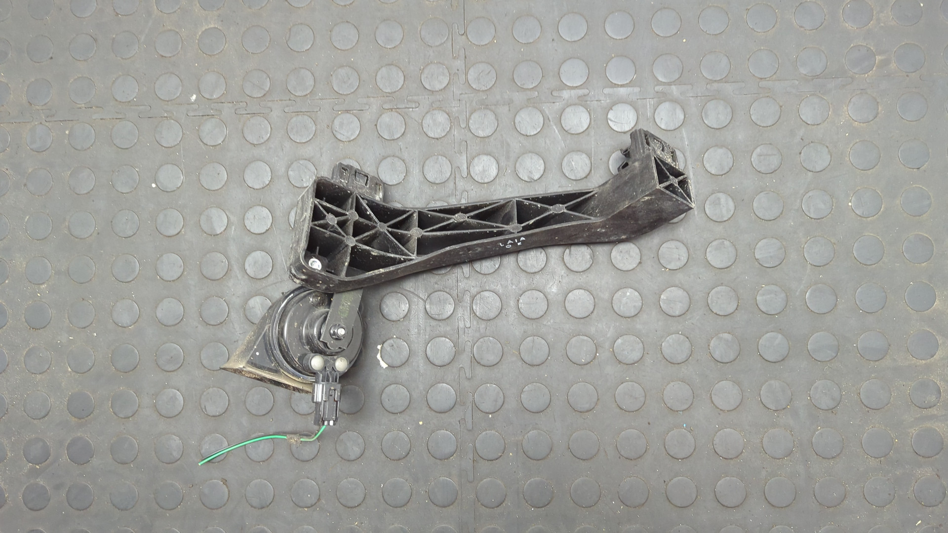 Кронштейн фар правый