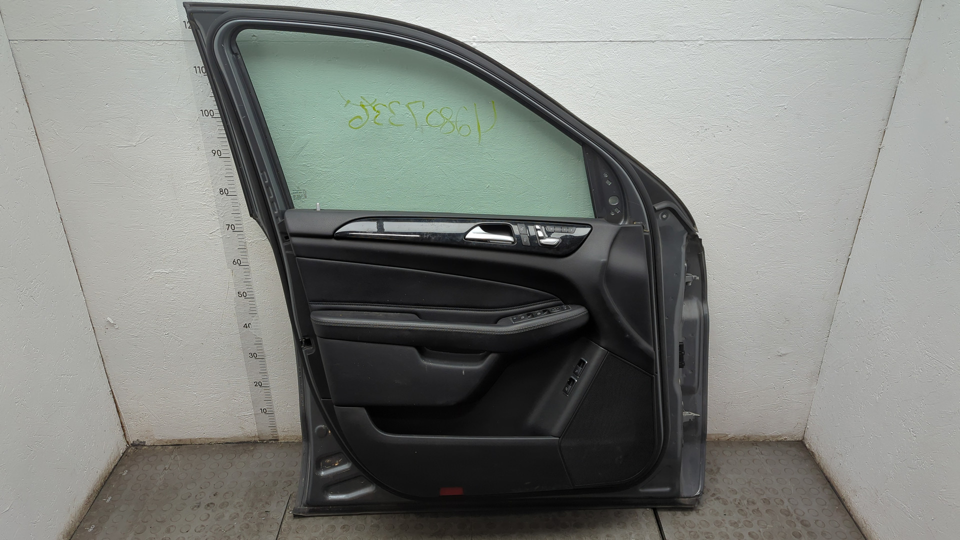 Дверь передняя левая