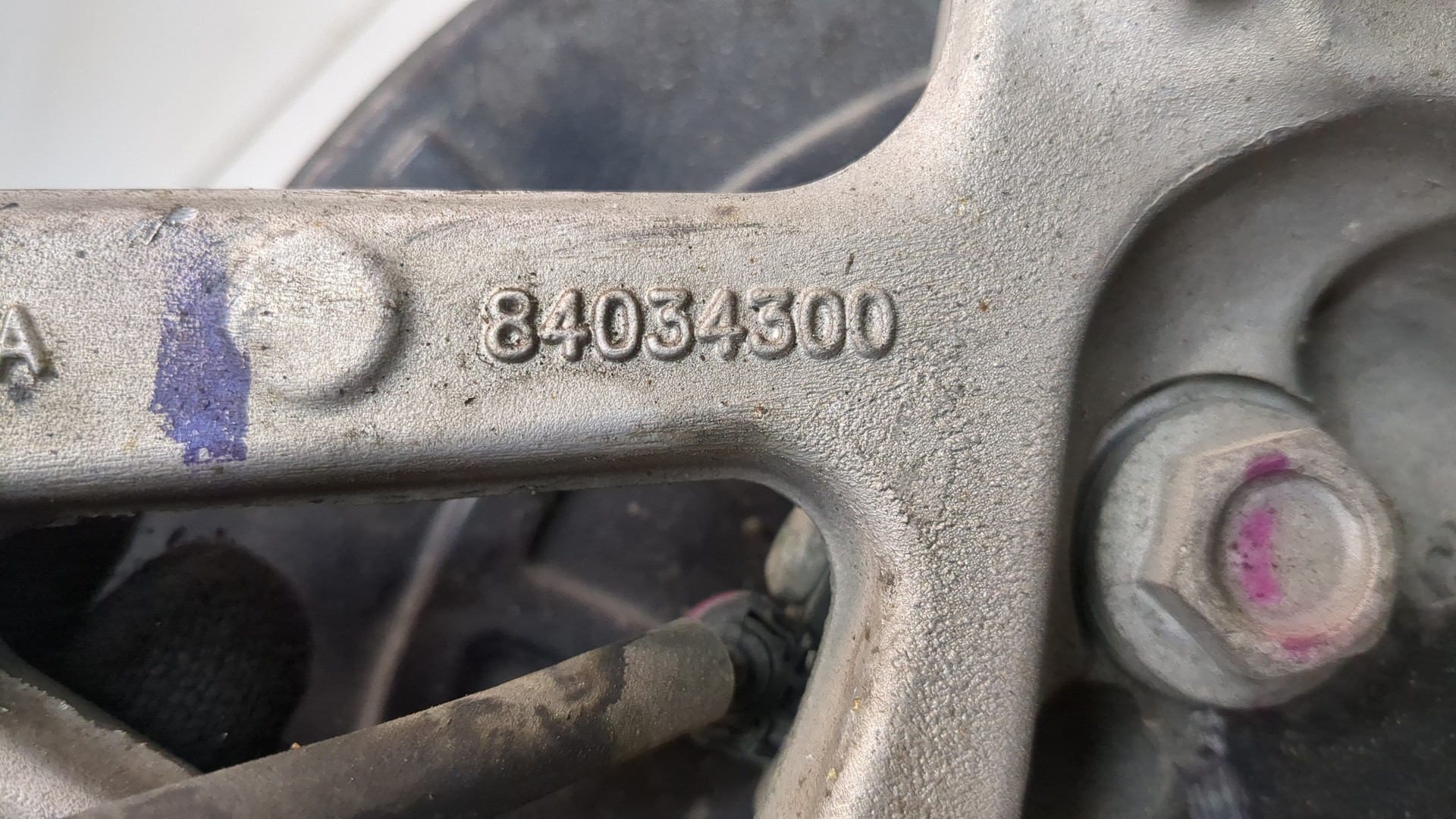 Кулак поворотный задний левый