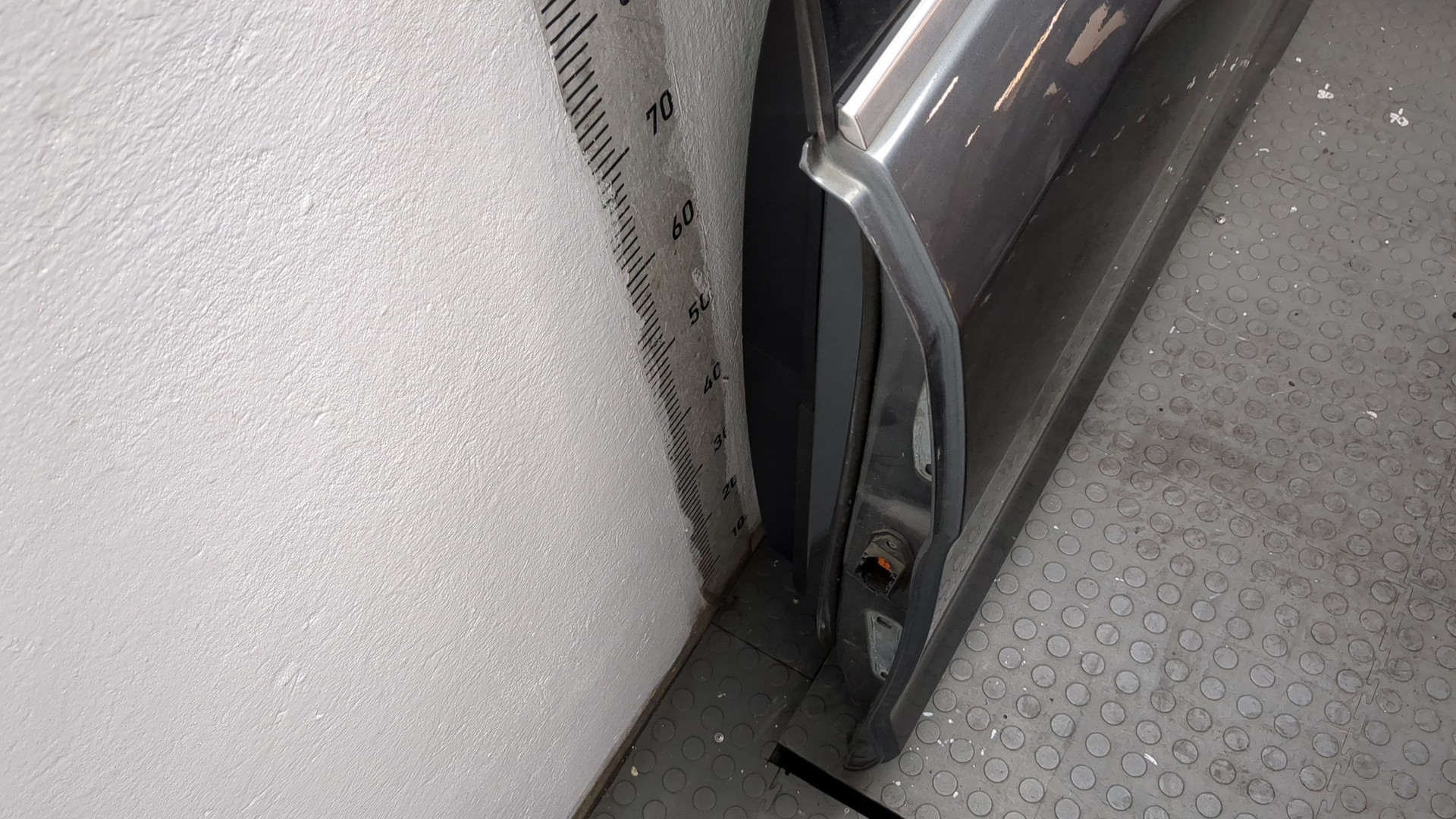 Дверь задняя левая