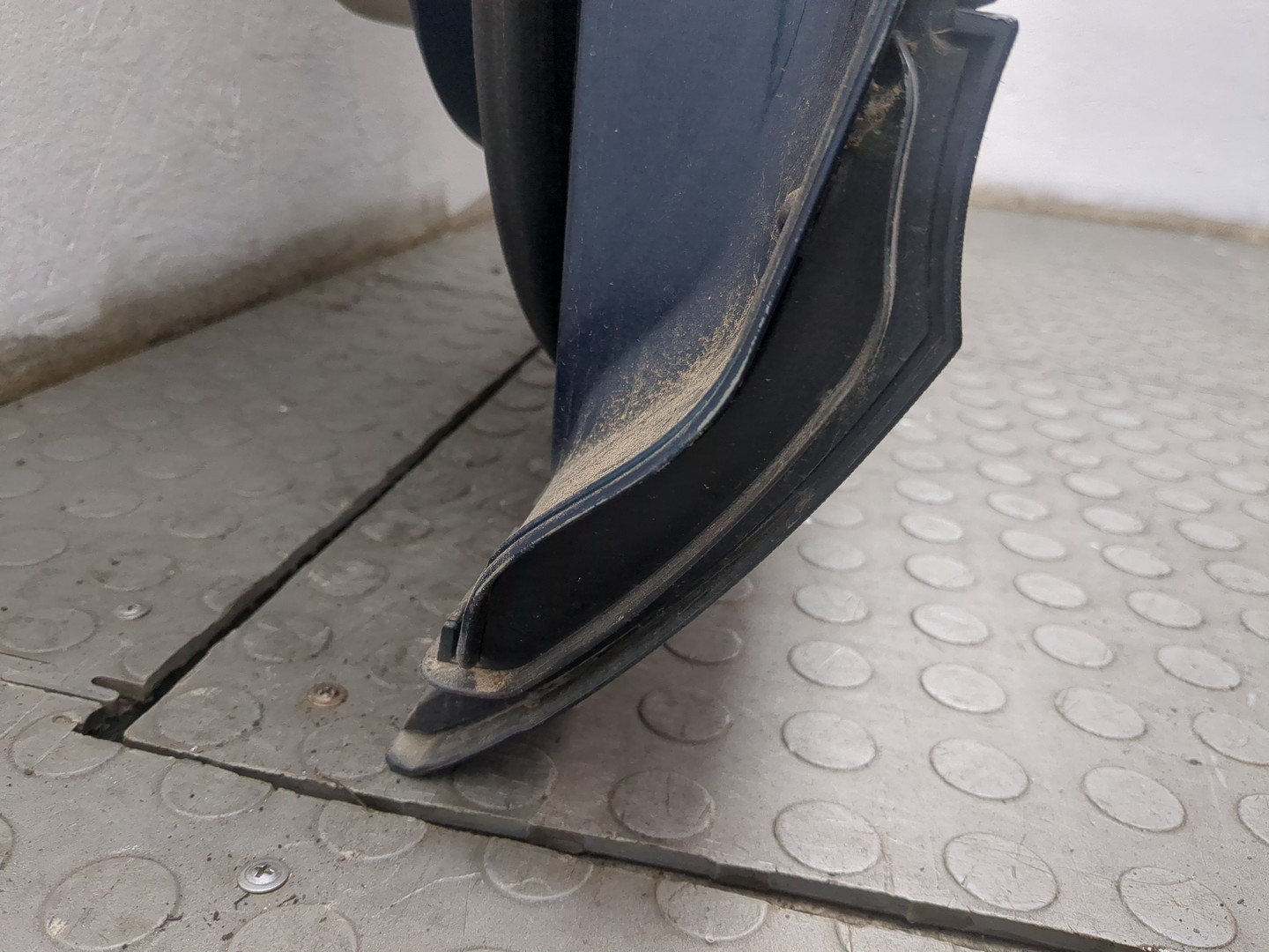 Дверь задняя левая