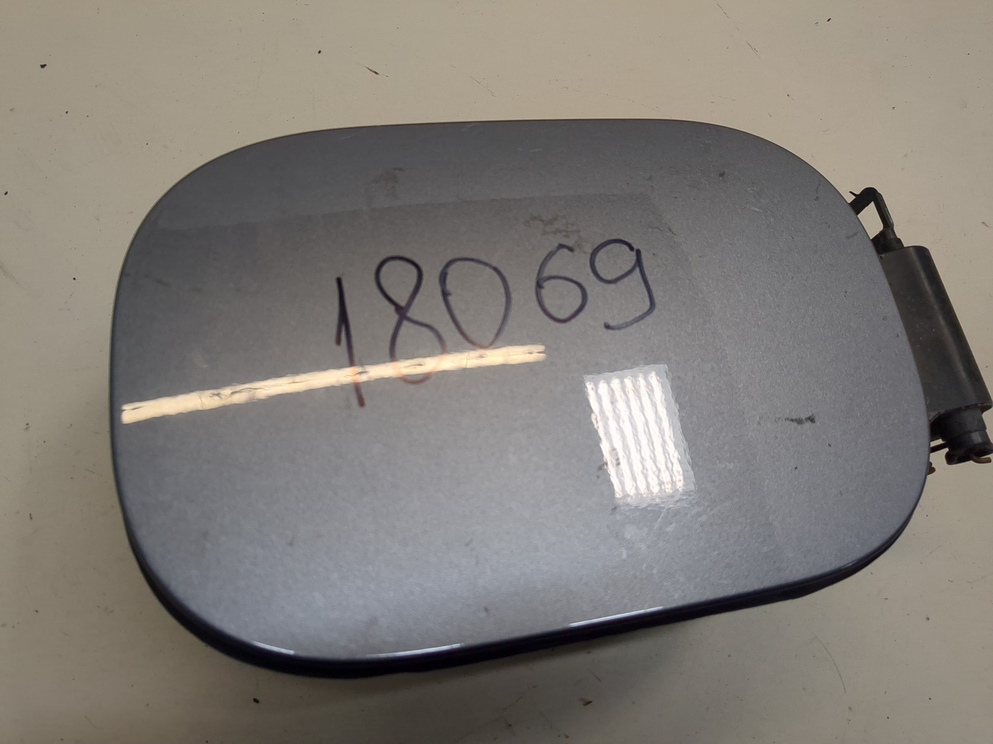 Лючок бензобака