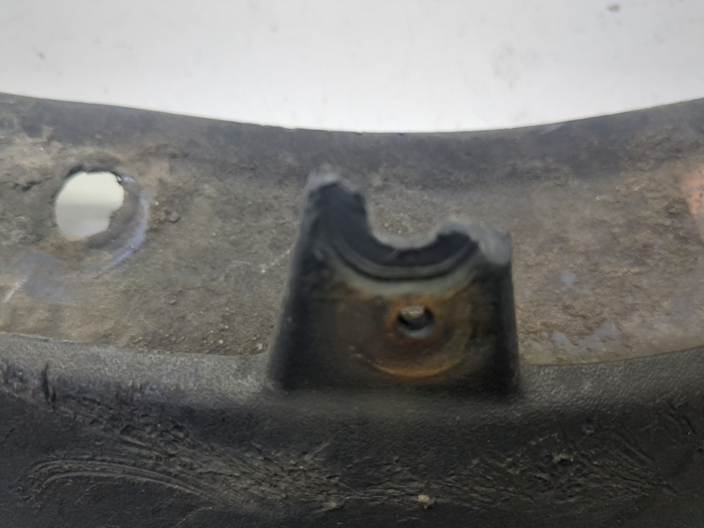 Брызговик задний правый