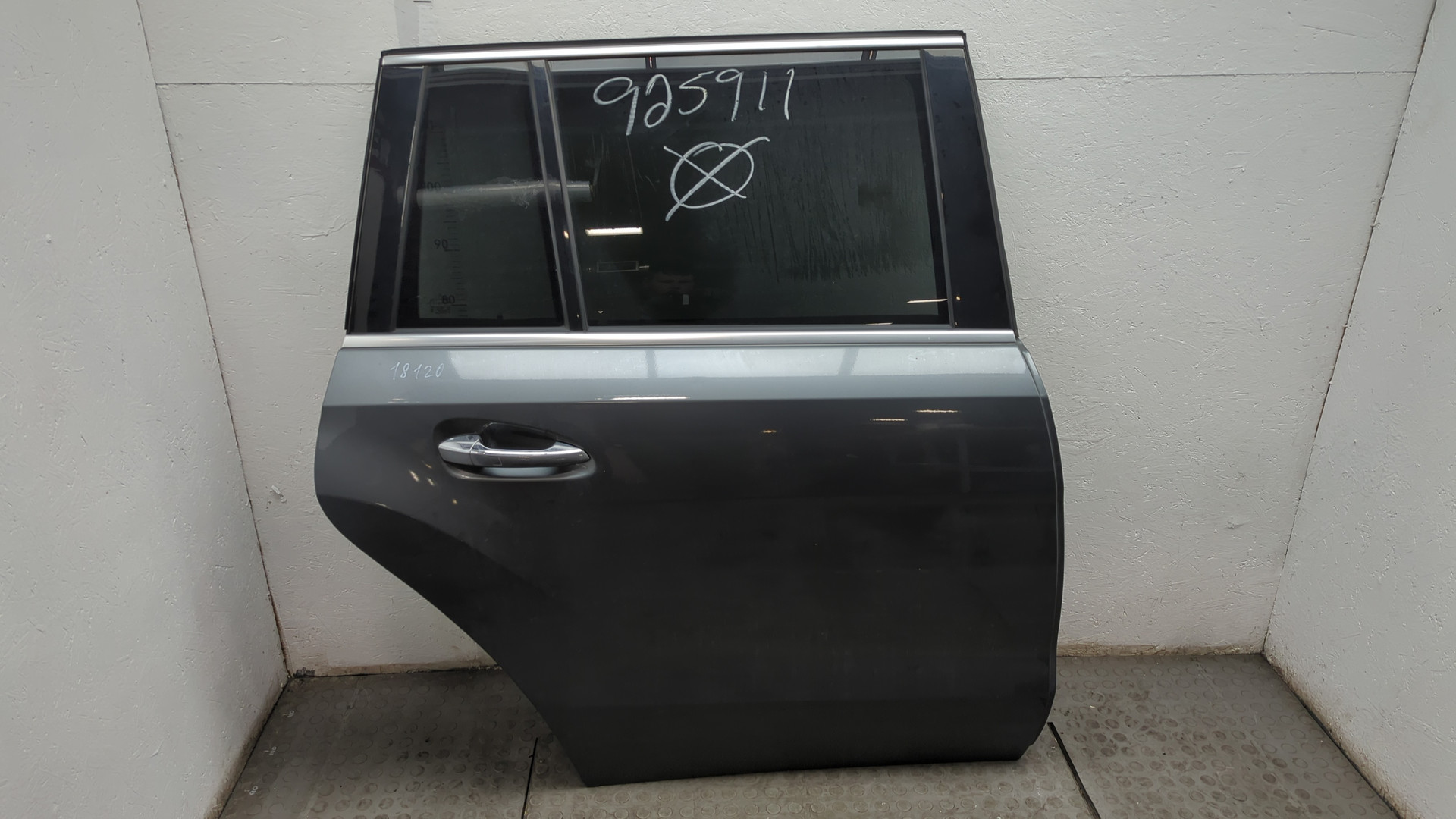 Дверь задняя правая