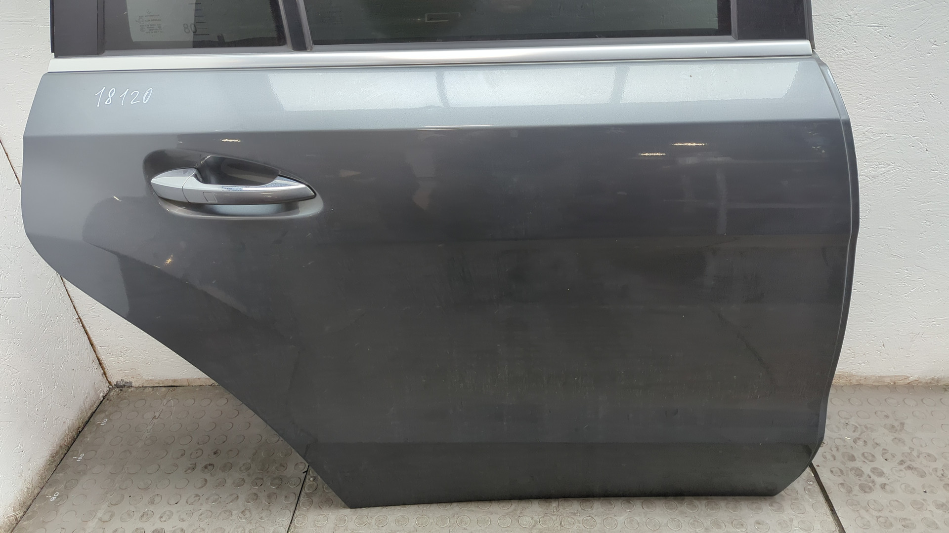 Дверь задняя правая