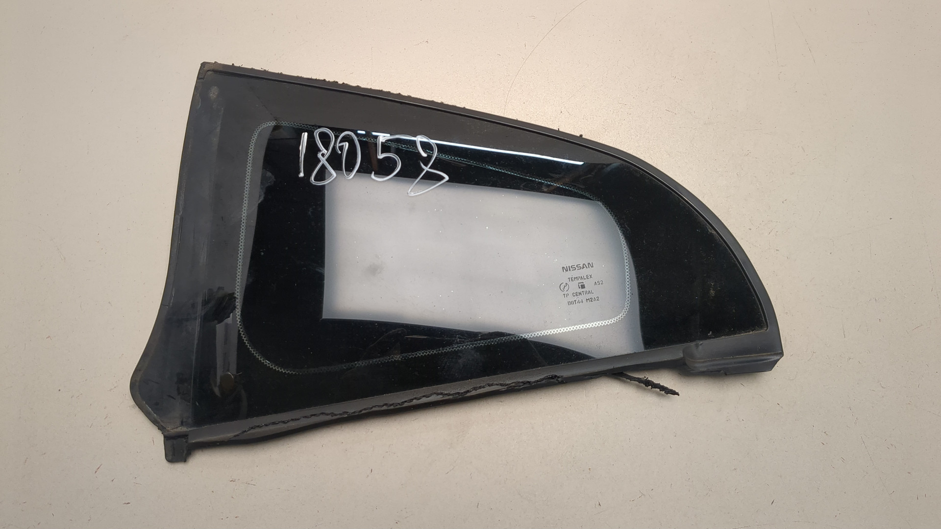 Стекло боковое