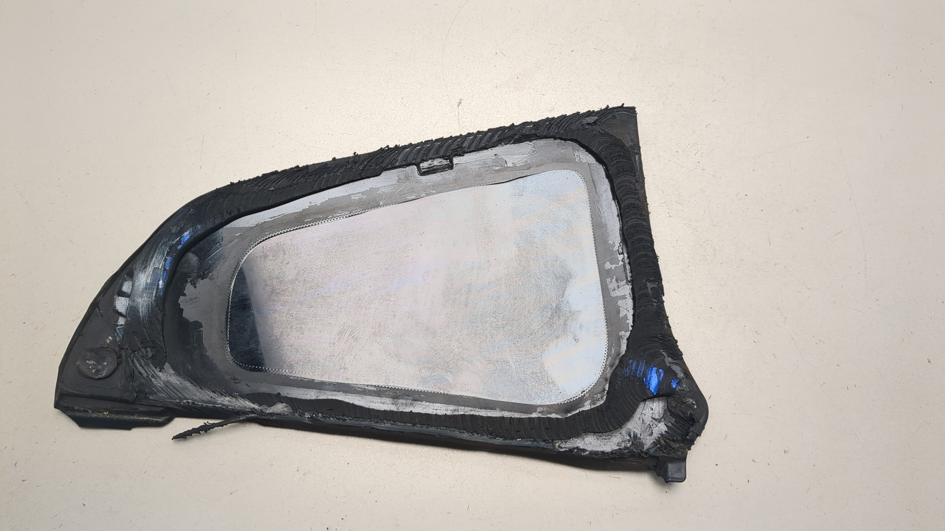 Стекло боковое