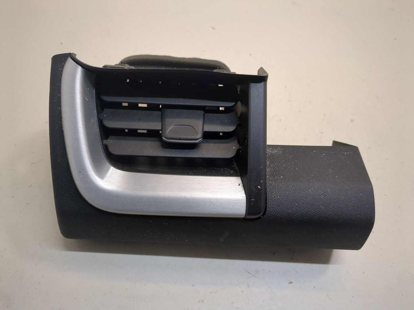 Дефлектор воздушный