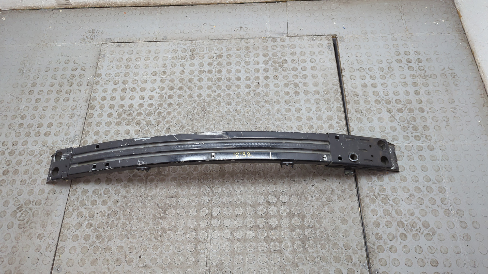 Усилитель переднего бампера