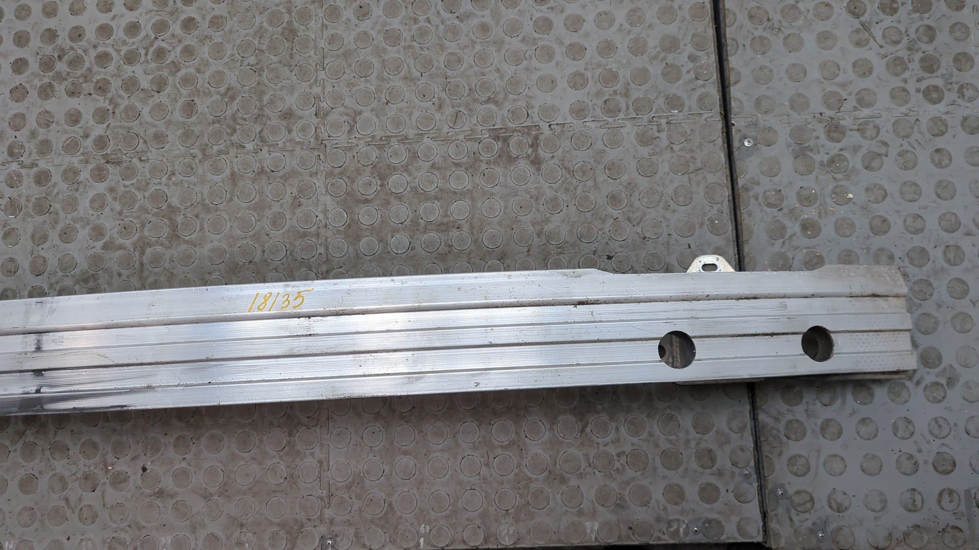 Усилитель заднего бампера