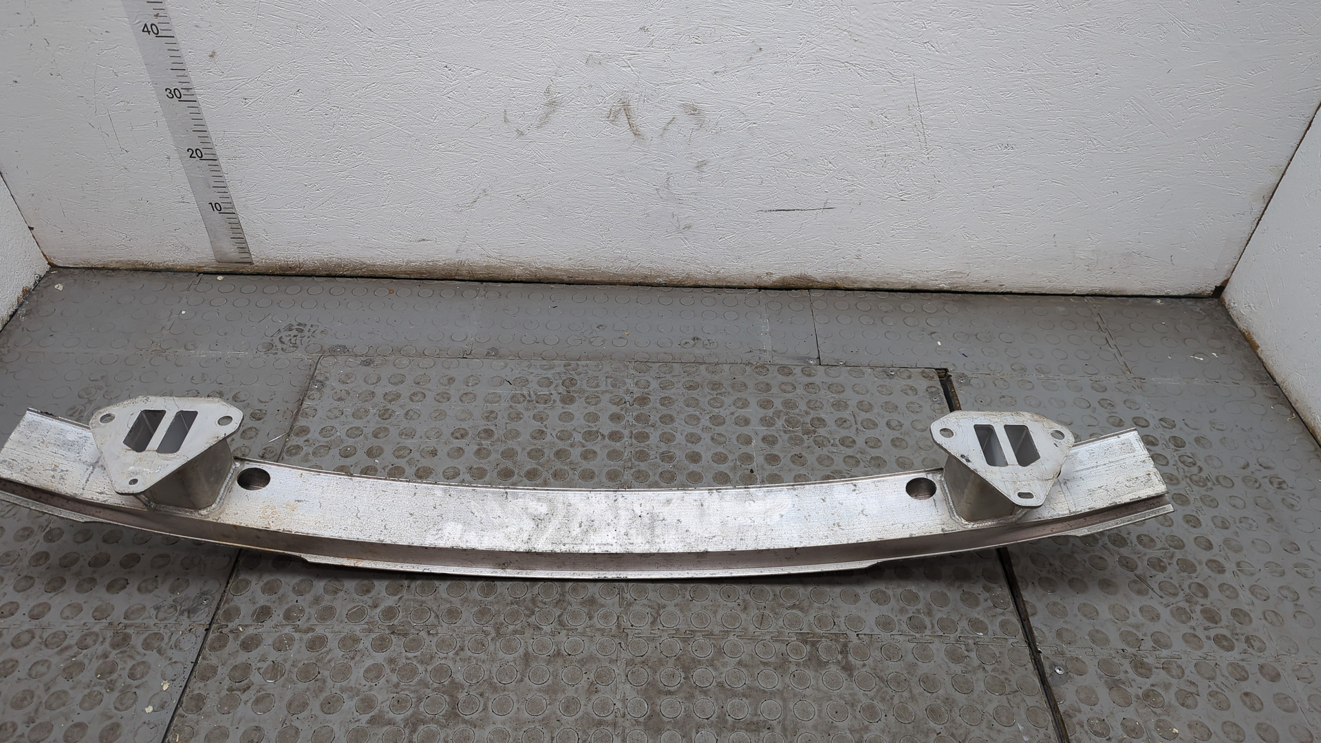 Усилитель заднего бампера