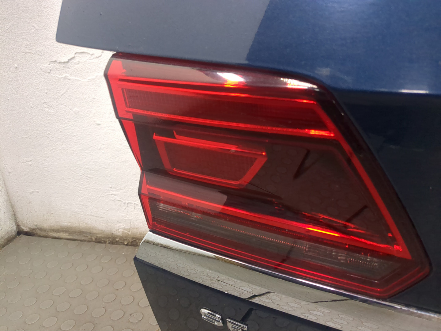 Дверь багажника