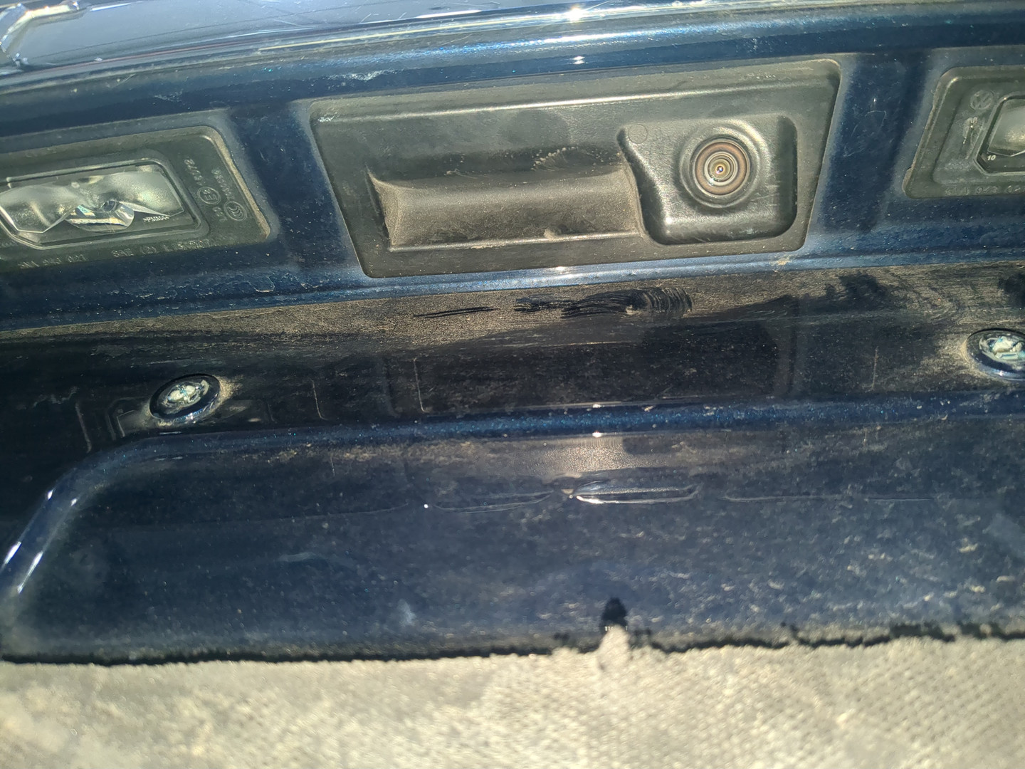 Дверь багажника