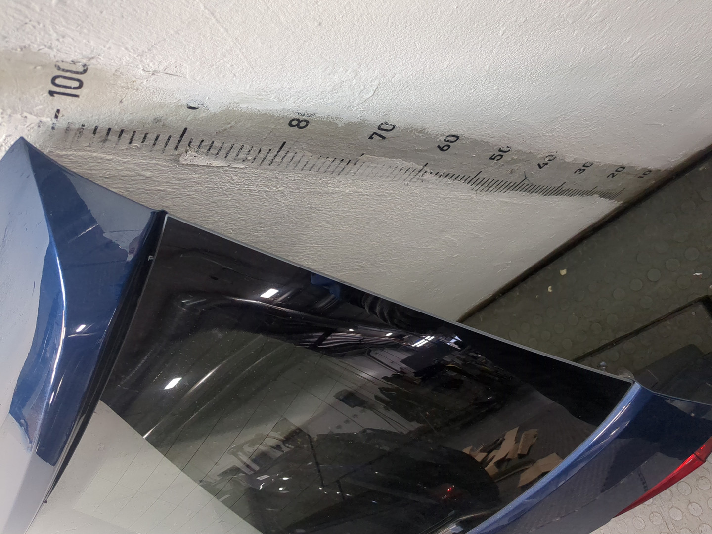 Дверь багажника