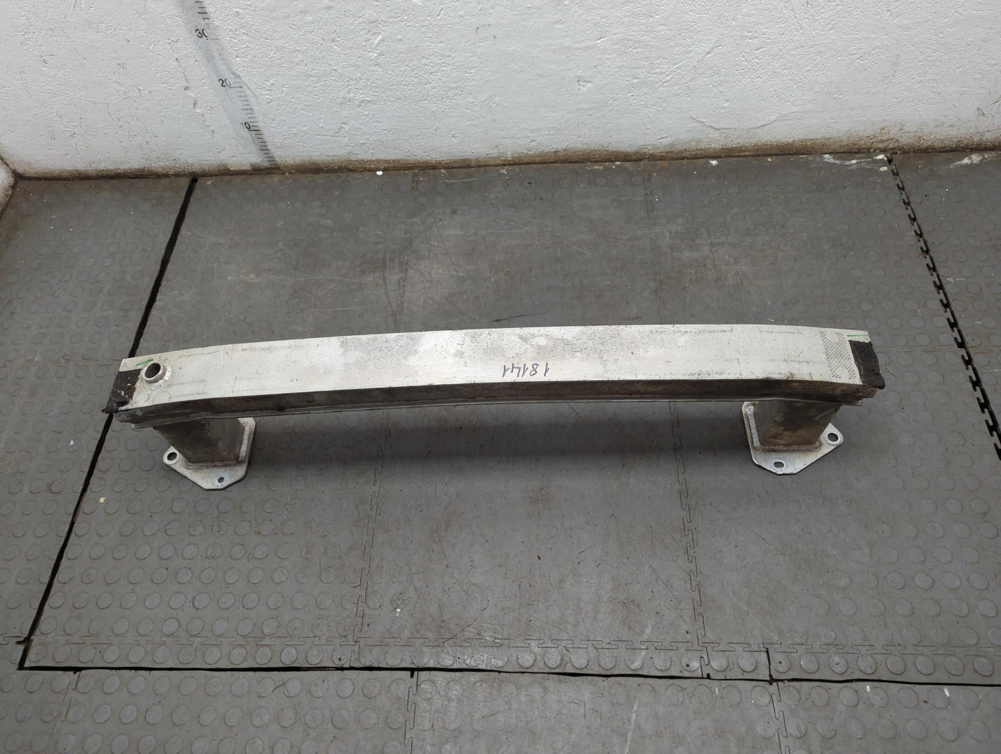 Усилитель заднего бампера