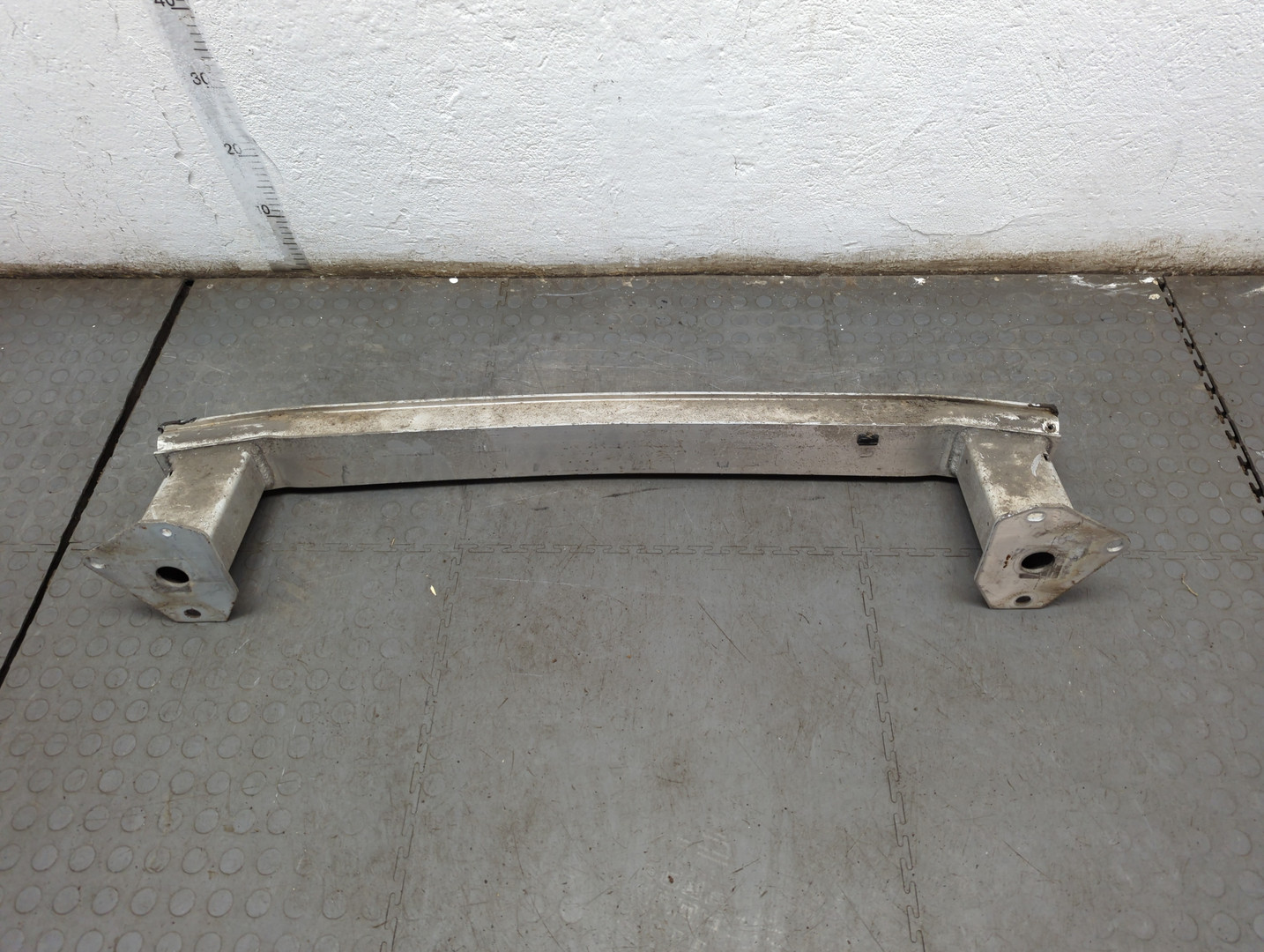 Усилитель заднего бампера