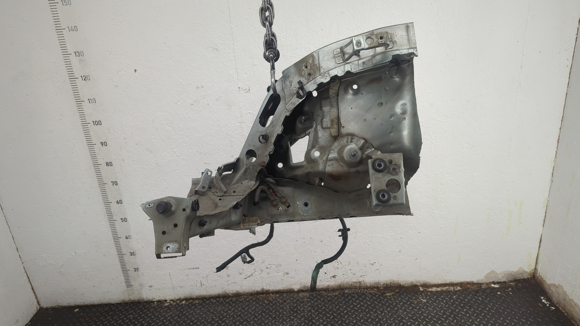 Лонжерон передний правый