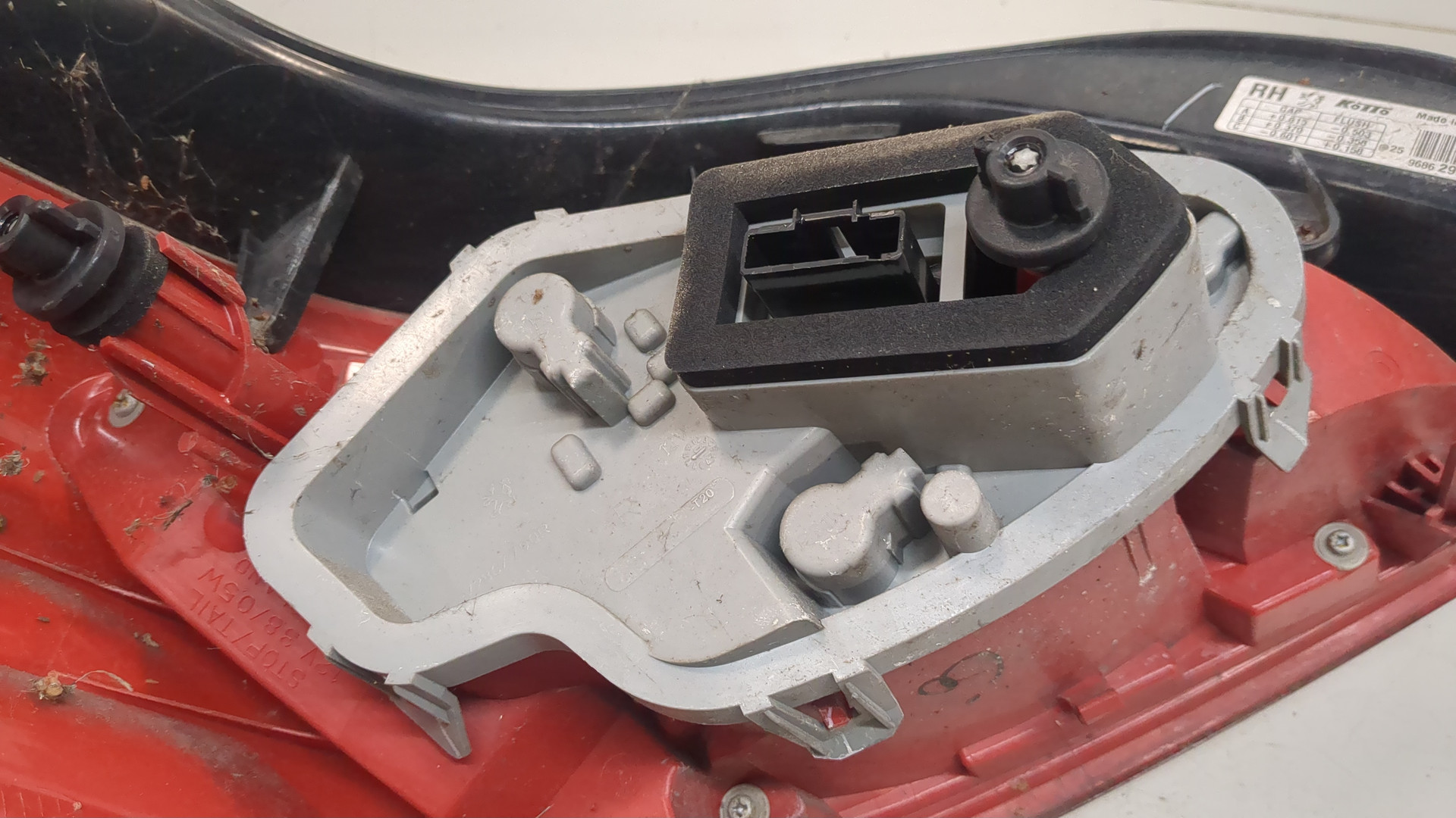 Фонарь задний правый