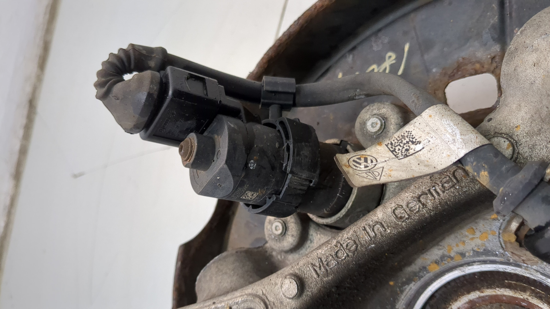 Кулак поворотный задний левый