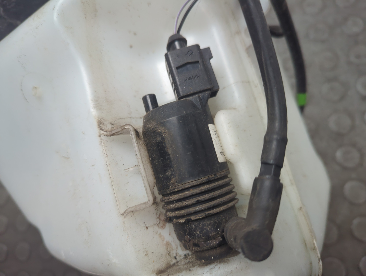 Бачок омывателя лобового стекла