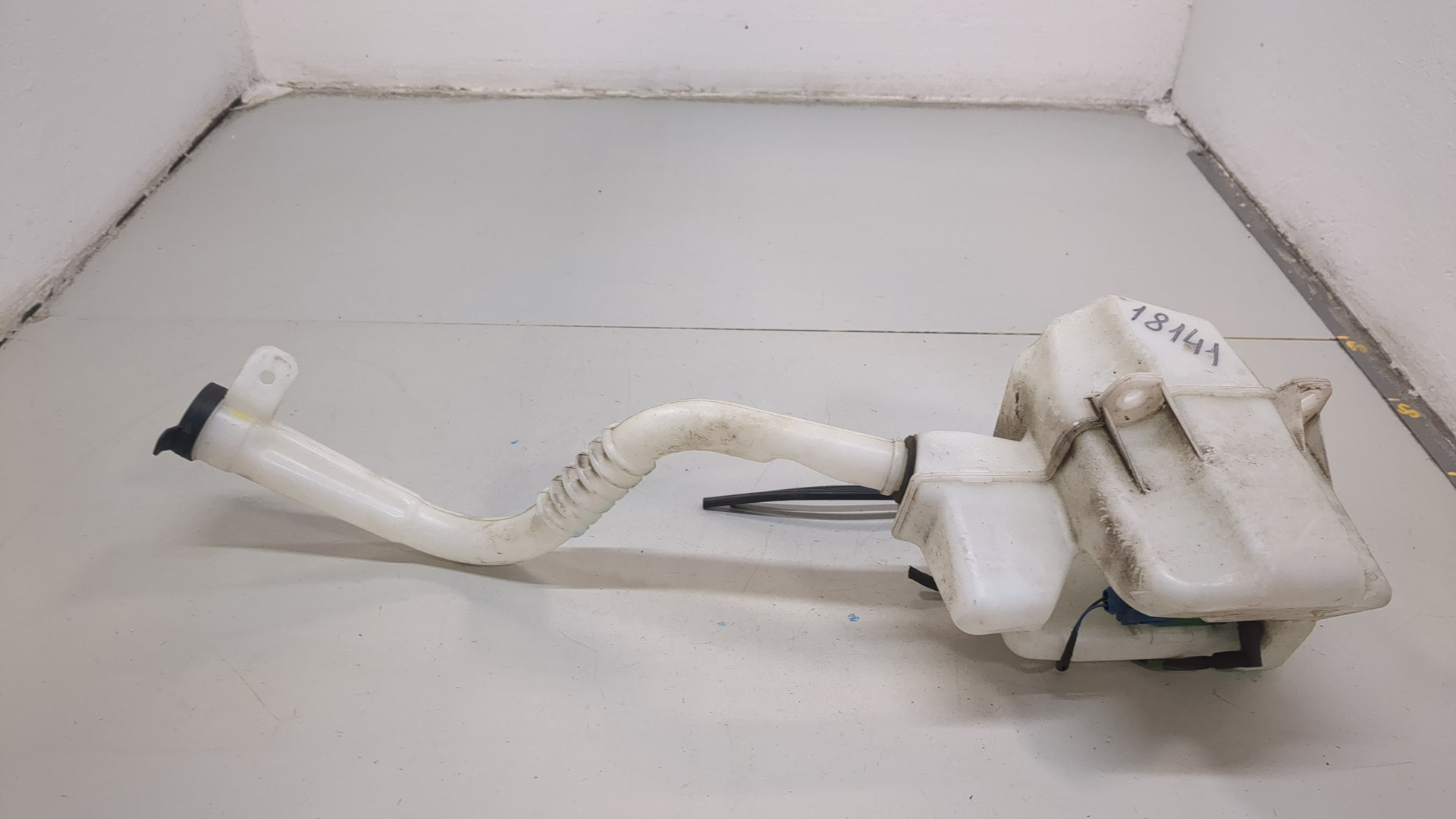 Бачок омывателя лобового стекла